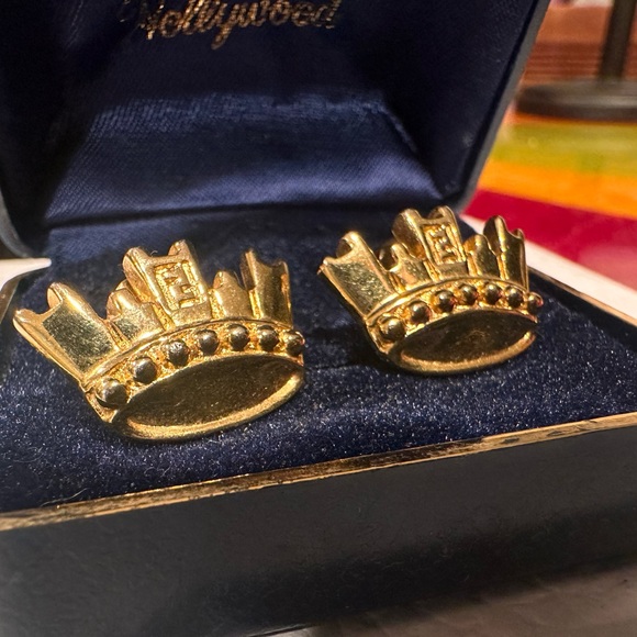 Fendi Gold Crown Vintage Stud Earrings **RARE** with Certificate of Authenticity - Picture 6 of 16